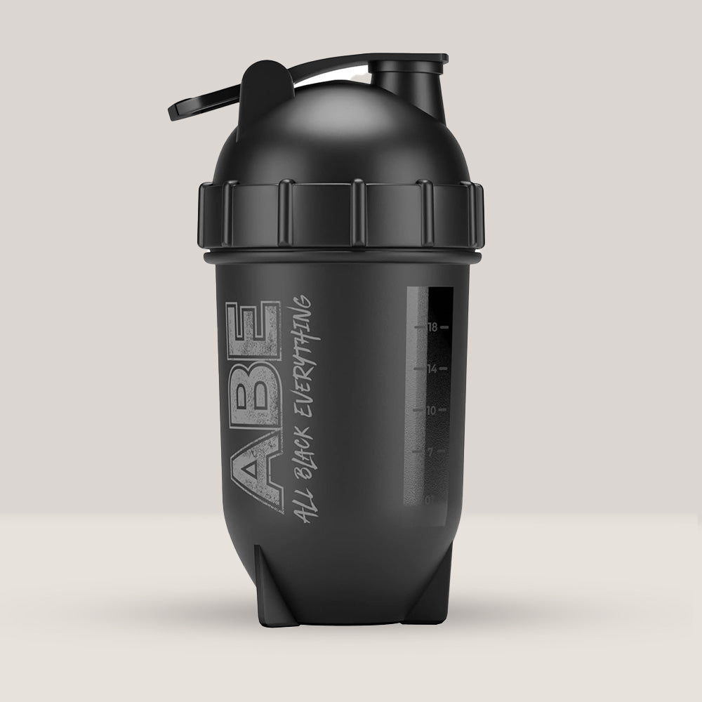 Imagine cu un shaker ABE Bullet Shaker 500ml de la Applied Nutrition, un shaker practic și ușor de folosit de culoare neagră.