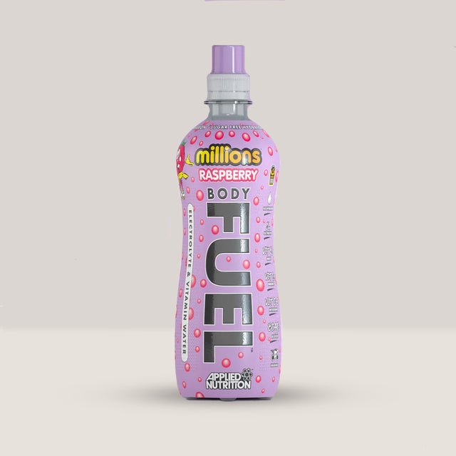 Imagine cu o sticlă de Body Fuel Electrolyte 500ml de la APPLIED NUTRITION, o băutură cu electroliți pentru hidratare și energie cu aromă de zmeură.