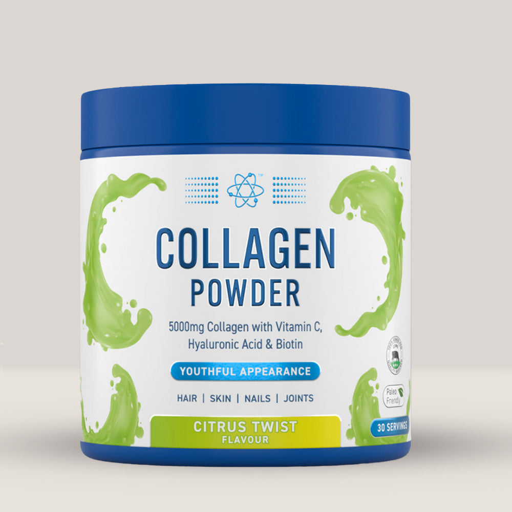 Imagine cu o cutie de Collagen Powder & Peptide 5000mg (165g, 30 de serviri) de la Applied Nutrition, un supliment cu colagen hidrolizat și peptide cu aroma de citrice.