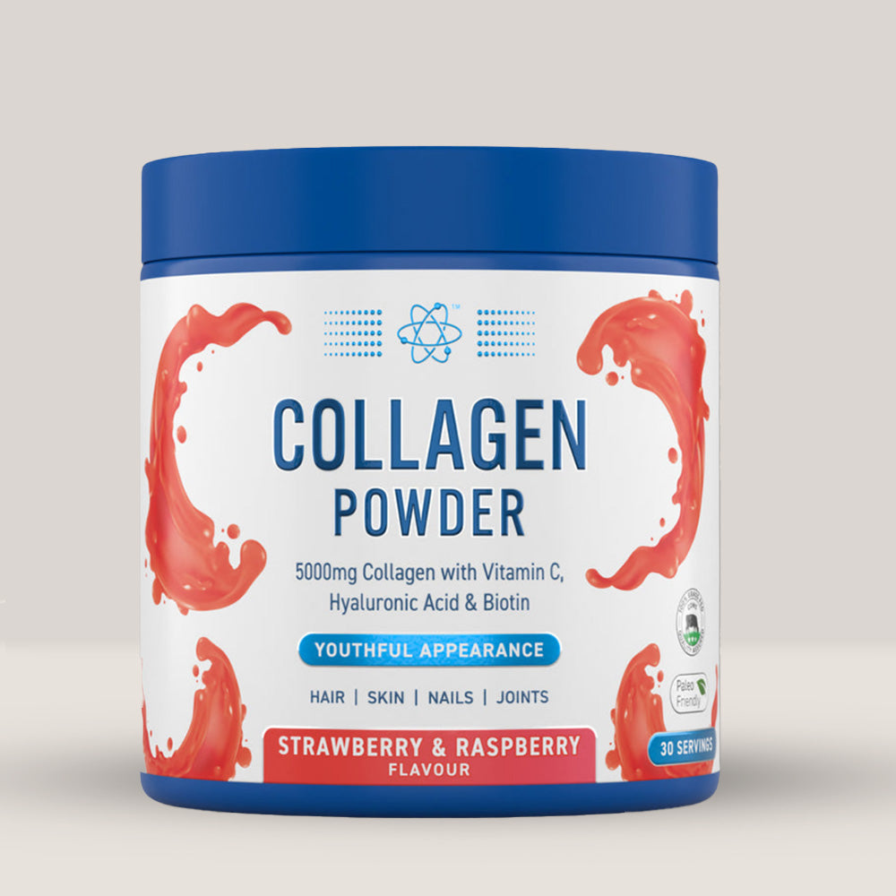 Imagine cu o cutie de Collagen Powder & Peptide 5000mg (165g, 30 de serviri) de la Applied Nutrition, un supliment cu colagen hidrolizat și peptide cu aroma de capsuni si zmeura.