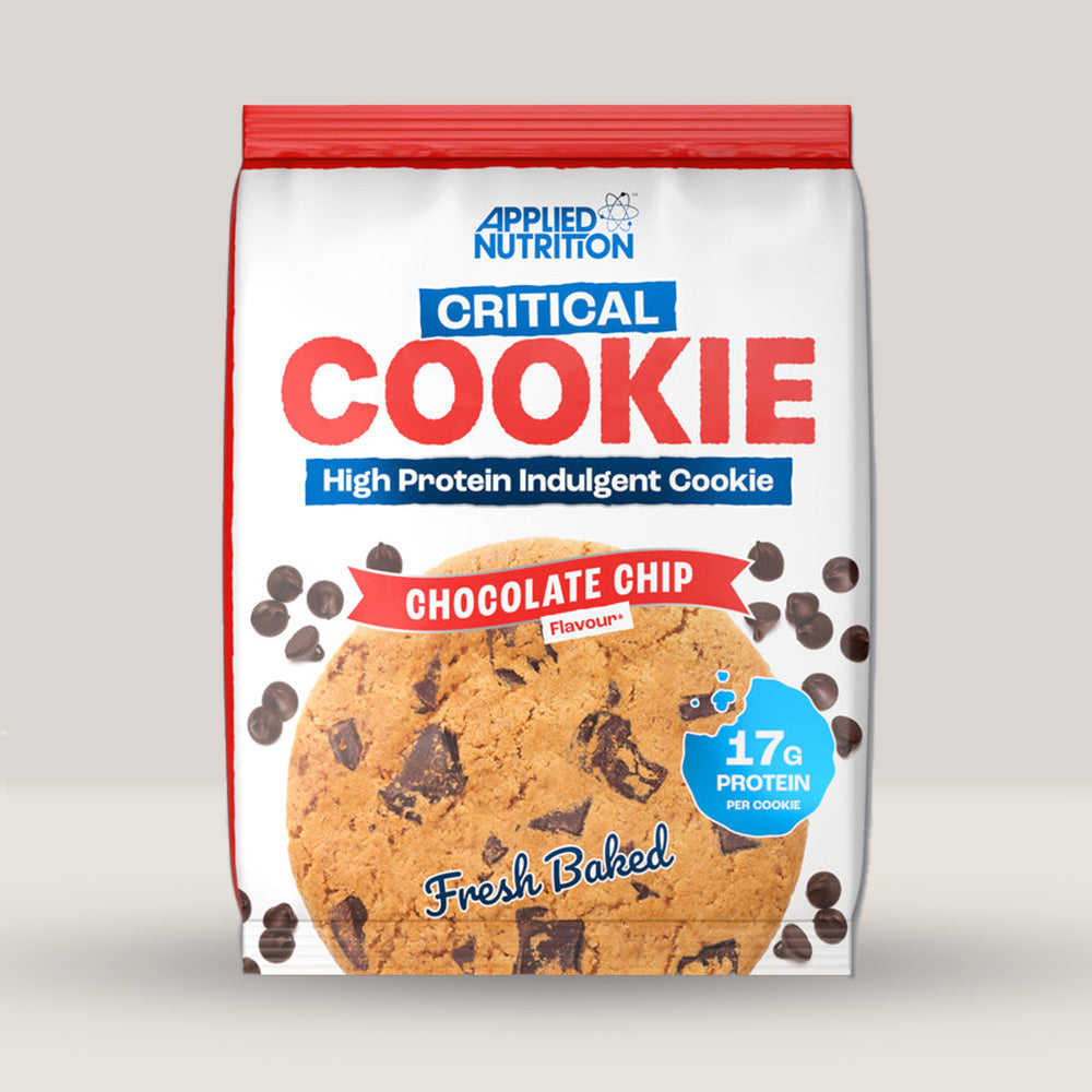 Imagine cu un biscuit proteic Critical Cookie 73g de la APPLIED NUTRITION, o gustare delicioasă și sănătoasă cu conținut ridicat de proteine cu aromă de ciocolată.