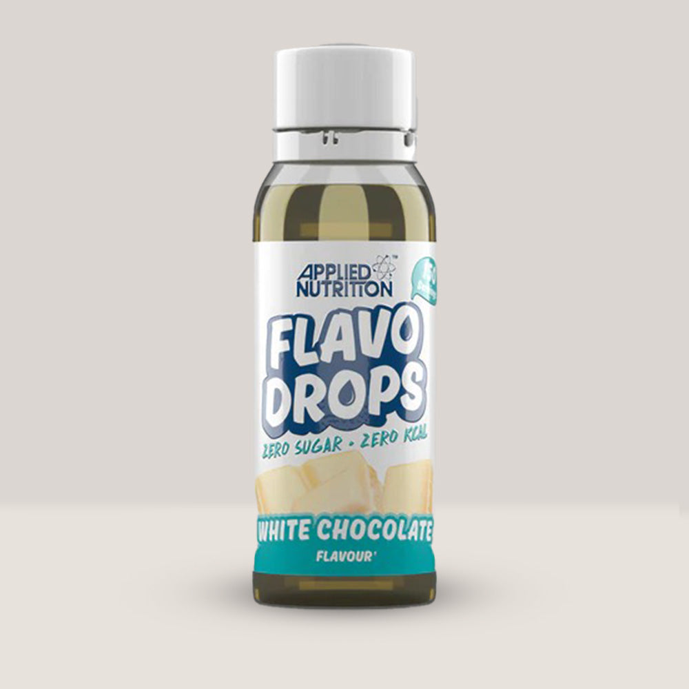 Imagine cu o sticlă de Flavo Drops 38ml de la APPLIED NUTRITION, picături cu aromă concentrată pentru a da gust alimentelor și băuturilor, fără zahăr sau calorii cu aromă de ciocolată albă.