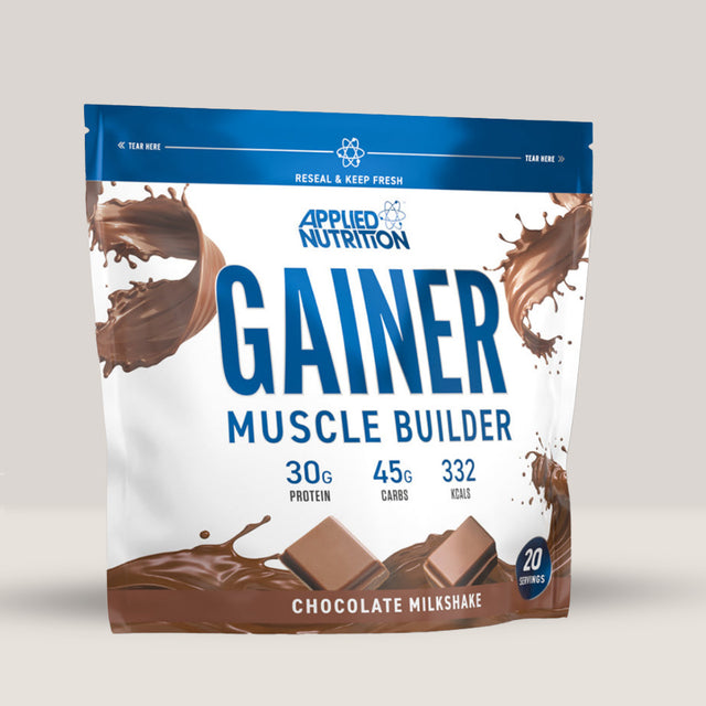 Imagine cu o cutie de Gainer Muscle Builder (1.8kg, 20 de serviri) de la Applied Nutrition, un supliment gainer pentru creștere în masă musculară.