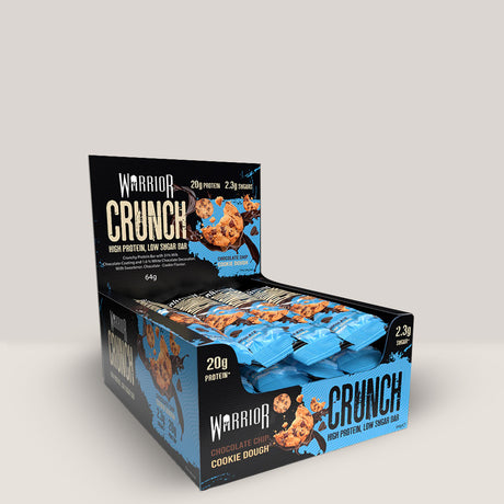 Imagine cu batonul proteic Warrior Crunch Bar de la WARRIOR, 64g. Chocolate chip, cookie dough aroma.