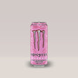 Doză de energizant fără zahăr Monster Energy Ultra Strawberry Dreams, cu aromă de căpșuni, 500ml.
