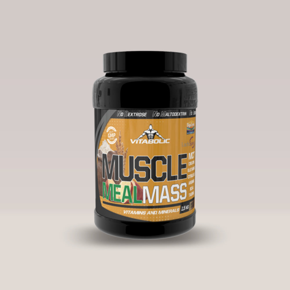 Muscle Meal Mass de la Vitabolic, un lean gainer de 1.5kg cu carbohidrați complecși.