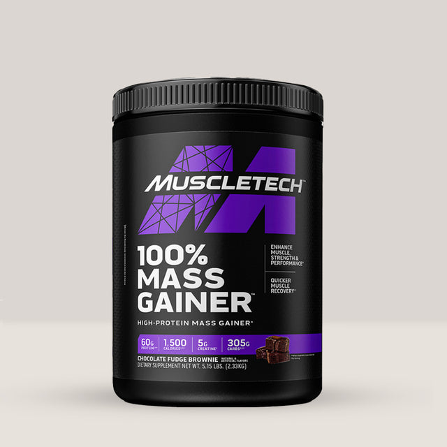 Gainer pentru masă musculară MuscleTech 100% Mass Gainer, un supliment cu proteine și carbohidrați pentru creștere în greutate. Ciocolată.