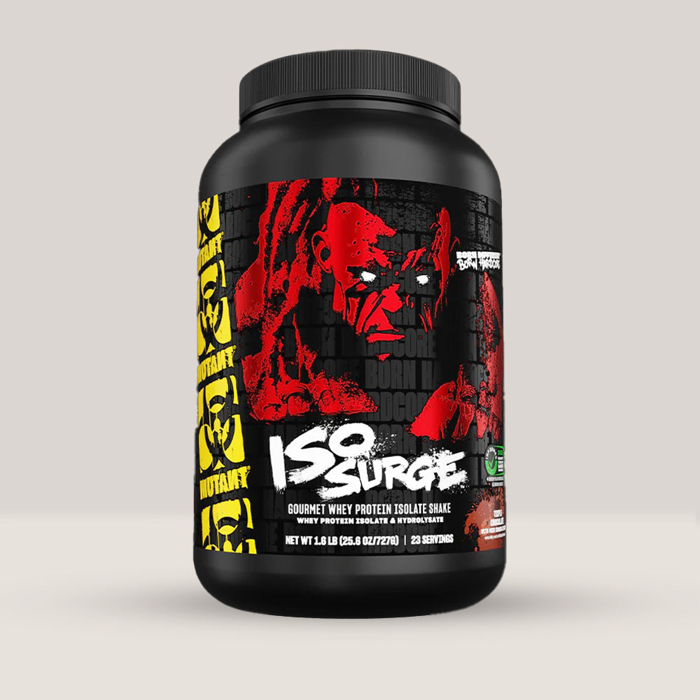 Imagine cu o cutie de MUTANT® ISO SURGE™ (1.6LBS, 23 de serviri), un izolat proteic din zer de calitate superioarăcu aromă de triple chocolate.