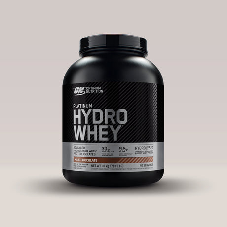 Recipient de proteină hidrolizată Optimum Nutrition Platinum Hydro Whey, un supliment pentru recuperare rapidă. Aromă de ciocolată cu lapte.