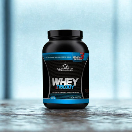 Whey Trilogy Standard: Recuperare rapidă, performanță maximă. Atinge forma fizică ideală.