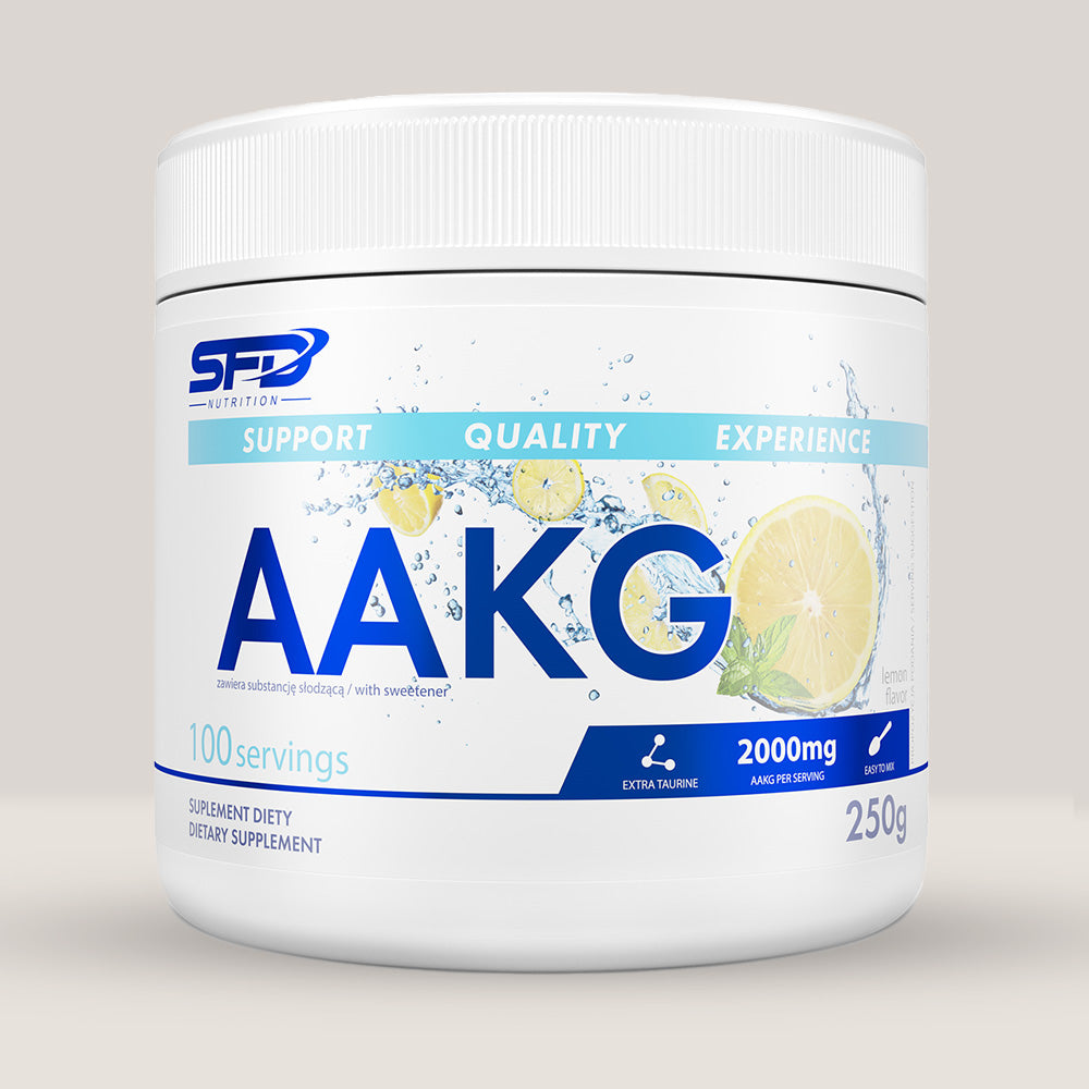 Imagine cu o cutie de SFD AAKG Lemon (250g, 100 de serviri), un supliment cu arginină alfa-ketoglutarat cu aromă de lămâie pentru pompare musculară și creșterea performanței.