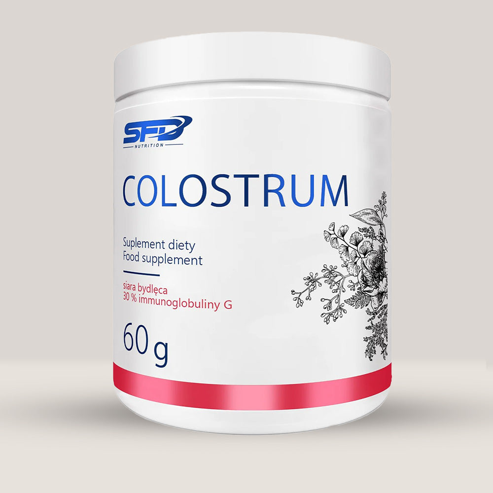Imagine cu o cutie de SFD Colostrum 60g (60 de serviri) de la SFD Nutrition, un supliment cu colostru bovin sub formă de pulbere pentru imunitate și sănătate digestivă.