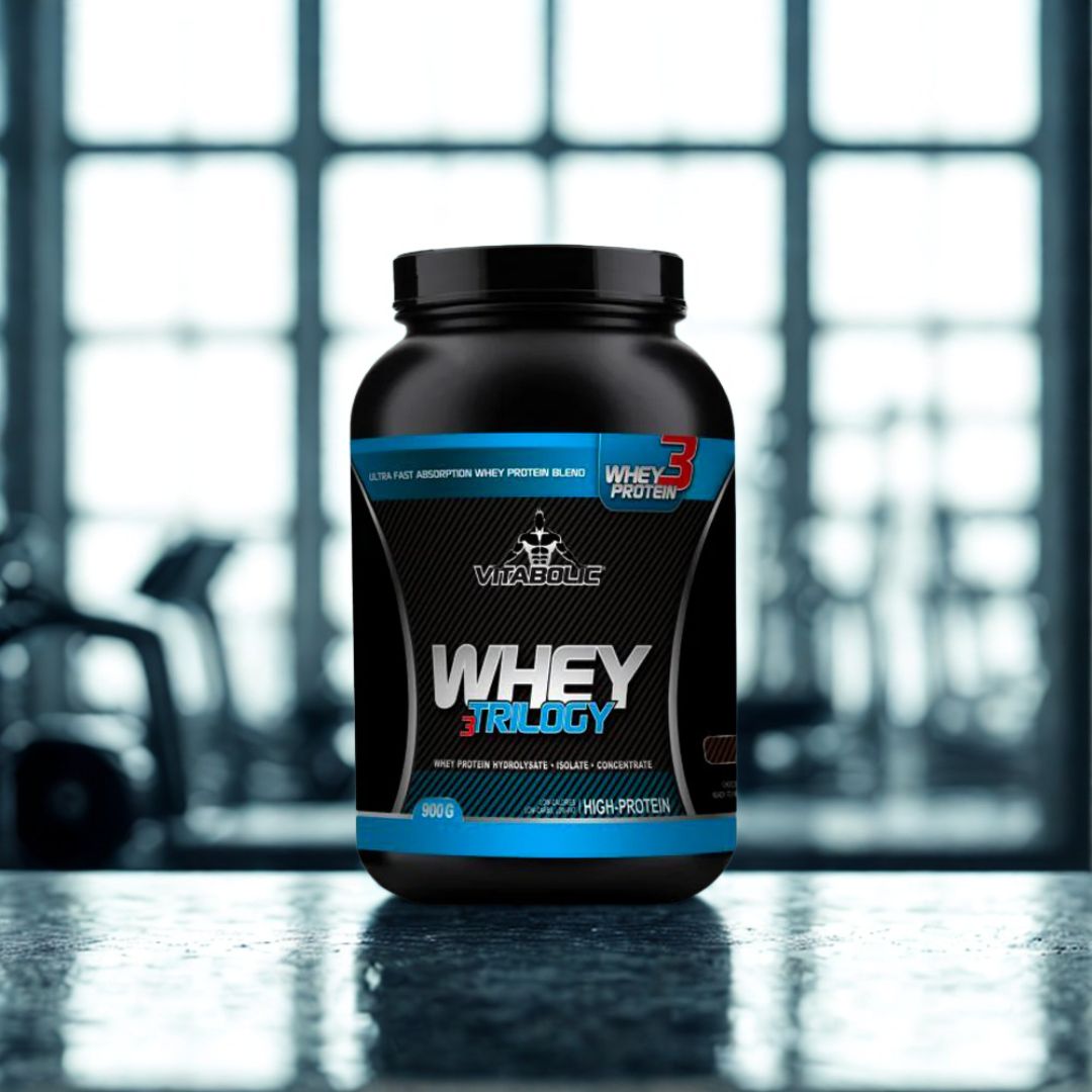 Siluetă ideală cu Whey Trilogy Standard. Recuperare rapidă, performanță maximă. VITABOLIC.