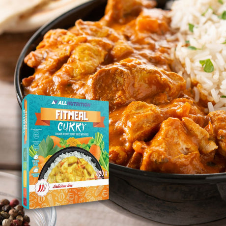 Pui curry cu orez pufos, gata rapid. Masă proteică, sănătoasă, perfectă pentru un stil de viață activ.