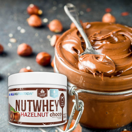 Siluetă sculptată, gust divin. Nutwhey Hazelnut Chocolate: Proteina ta de lux.