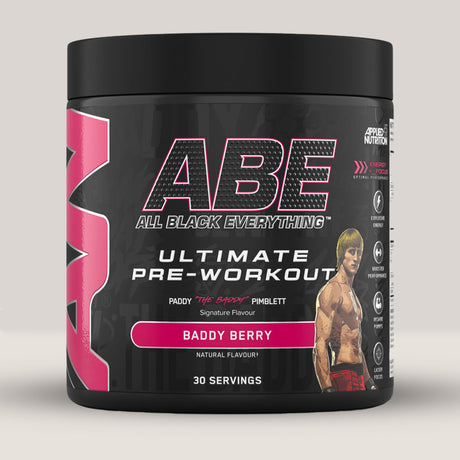 Imagine cu o cutie de ABE (All Black Everything) Pre-Workout (315g, 30 de serviri) de la Applied Nutrition, un supliment pre-workout pentru energie și pompare musculară. Aromă de berries.