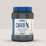 Imagine cu o cutie de Carb X (300g, 12 serviri) de la Applied Nutrition, un supliment cu carbohidrați cu eliberare treptată. Orange burst aroma.