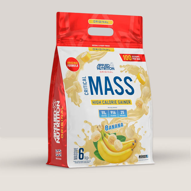 Imagine cu o cutie de Original Formula - Critical Mass 6kg (25 de serviri) de la APPLIED NUTRITION, un gainer pentru creșterea masei musculare cu aromă de banane.