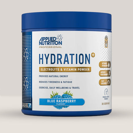 Imagine cu o cutie de Hydration+ 240g (30 de serviri) de la APPLIED NUTRITION, o pulbere de electroliți și vitamine pentru hidratare și energie cu aromă de mure albastre.