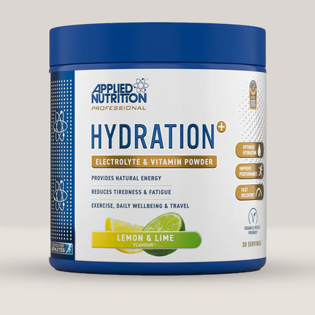 Imagine cu o cutie de Hydration+ 240g (30 de serviri) de la APPLIED NUTRITION, o pulbere de electroliți și vitamine pentru hidratare și energie cu aromă de lămâie și lime.