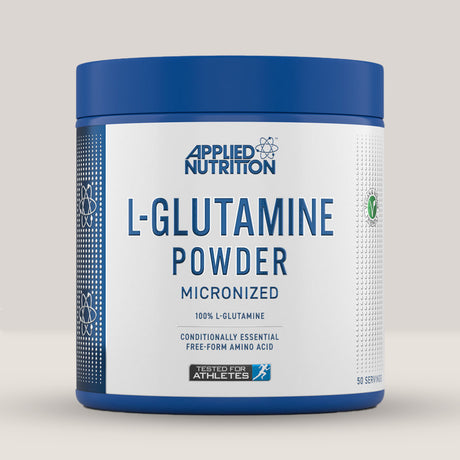 Imagine cu o cutie de L-Glutamină Micronizată (500g, 100 de serviri) de la Applied Nutrition, un supliment cu glutamină pură pentru recuperare musculară.