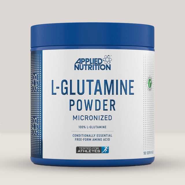 Imagine cu o cutie de L-Glutamină Micronizată (500g, 100 de serviri) de la Applied Nutrition, un supliment cu glutamină pură pentru recuperare musculară.