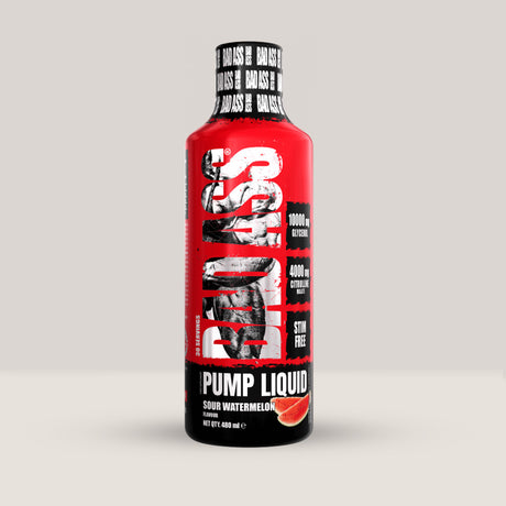 Imagine cu o sticlă de Pump Liquid (480ml, 15 serviri) de la BAD ASS, un supliment lichid pentru pompare musculară.