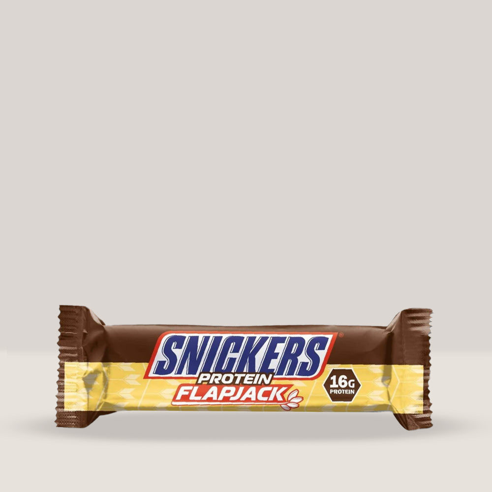 Imagine cu batonul proteic Snickers Flapjack de la MARS PROTEIN, 65g.