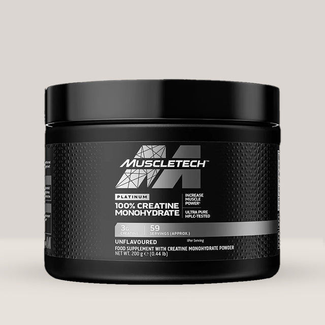 Imagine cu o cutie de Platinum 100% Creatine (59 de serviri) de la MuscleTech, un supliment cu creatină monohidrat pură pentru creșterea performanței.