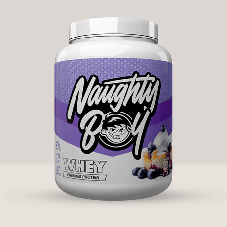 Imagine cu o cutie de Naughty Boy® Advanced Whey 2100g (70 de serviri), o proteină din zer de calitate superioară pentru creștere musculară. Aromă de afine și papanași.