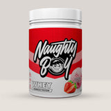 Imagine cu o cutie de Naughty Boy® Advanced Whey 900g (30 de serviri), o proteină din zer de calitate superioară pentru creștere musculară. Cu aromă de căpșuni și milkshake.