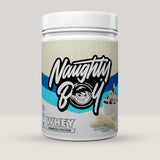 Imagine cu o cutie de Naughty Boy® Advanced Whey 900g (30 de serviri), o proteină din zer de calitate superioară pentru creștere musculară. Cu aromă de ciocolată albă și oreo, cookies și cremă.