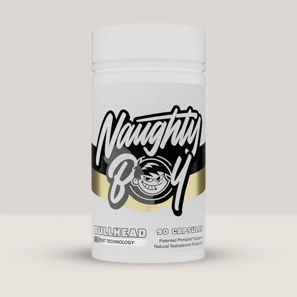 Imagine cu o cutie de Naughty Boy® BullHead (30 de serviri), un supliment pre-workout pentru energie, pompare musculară și focus.