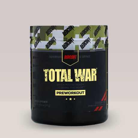 Recipient de pre-workout REDCON1 Total War, un supliment pentru energie și pompare. Strawberry aroma.